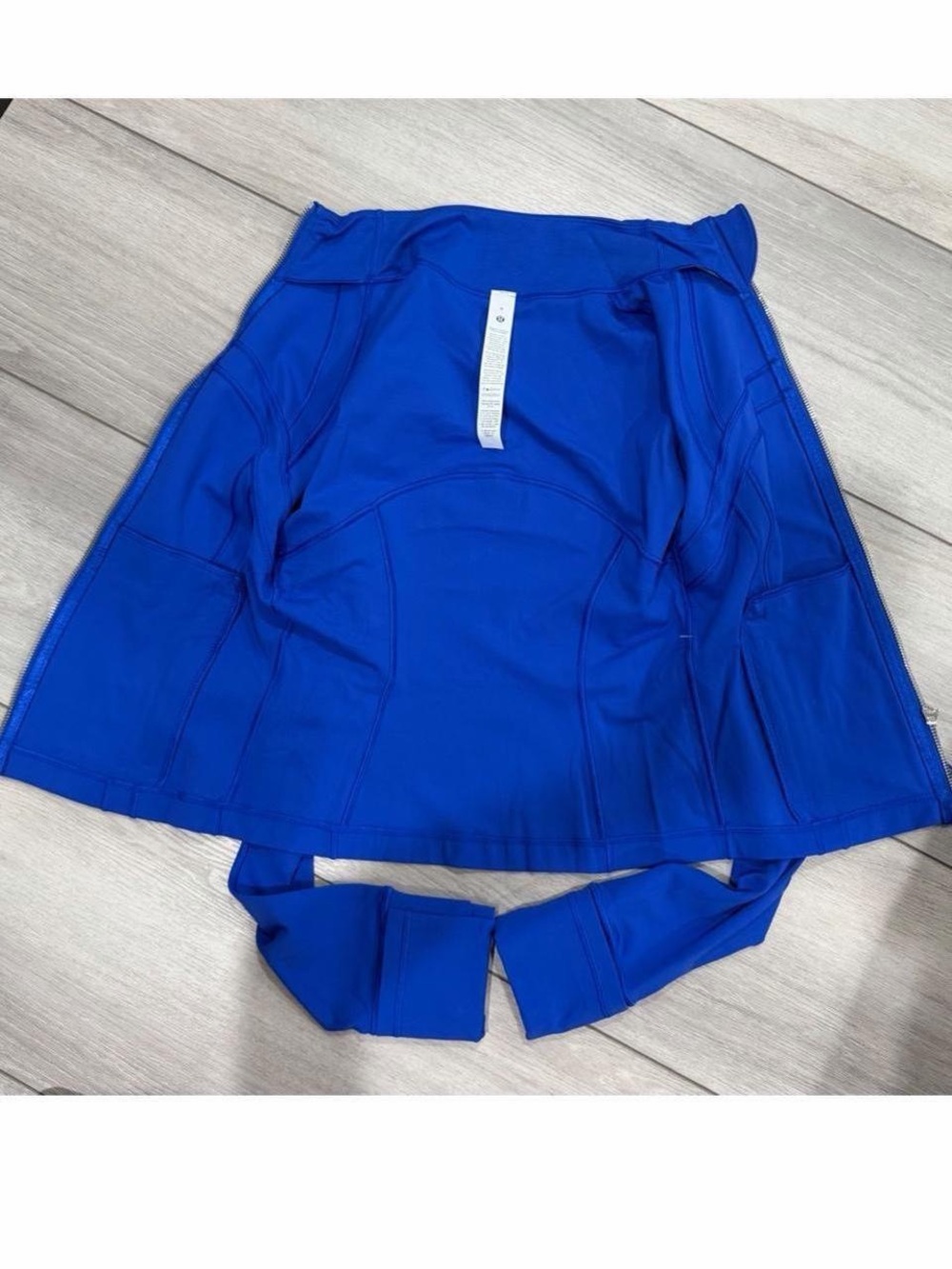 lululemon Define Cropped Jacket Nulu in Beach Ball Blue with Silver Zippers. - Picture 6 of 8